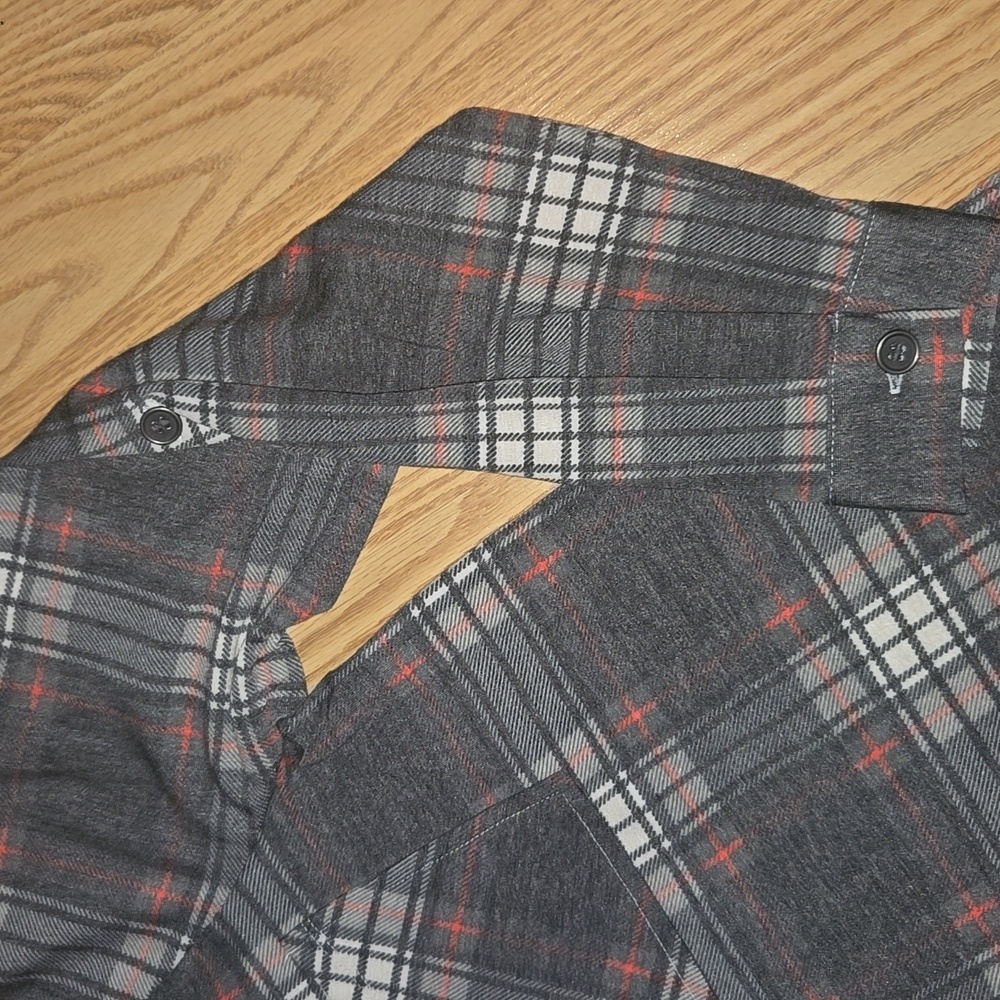 Women's Plaid Button Down Shirt - Picture 7 of 7
